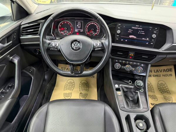 VOLKSWAGEN JETTA
