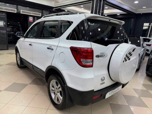 BAIC S2