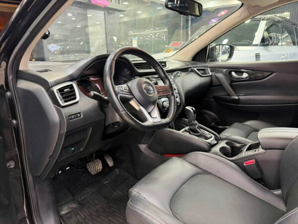 NISSAN Qachqai tecna+ TU214